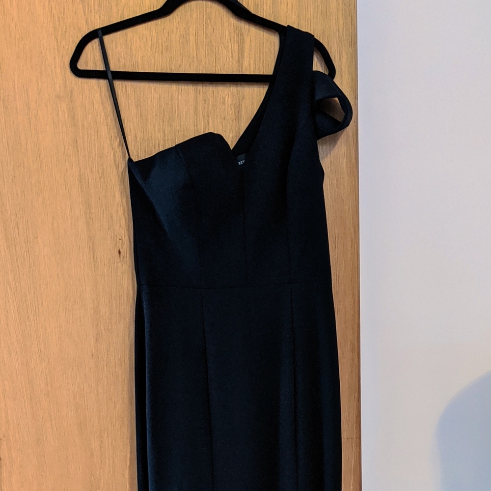 Betsy Johnson Black Asymmetrical off shoulder gown
